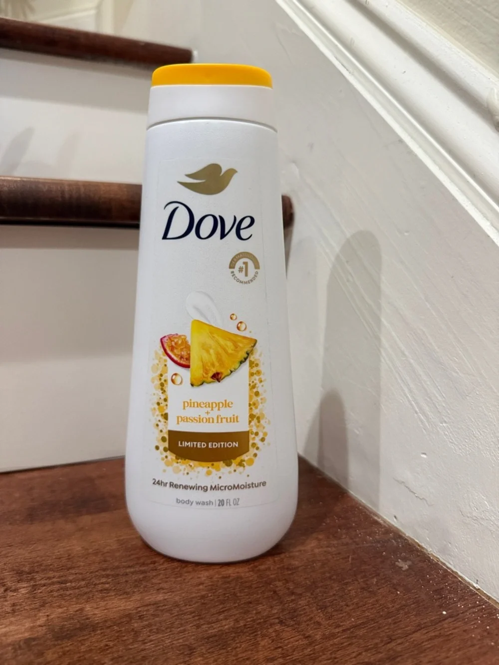 NWT Dove Pineapple Passion Fruit Limited Edition Body Wash